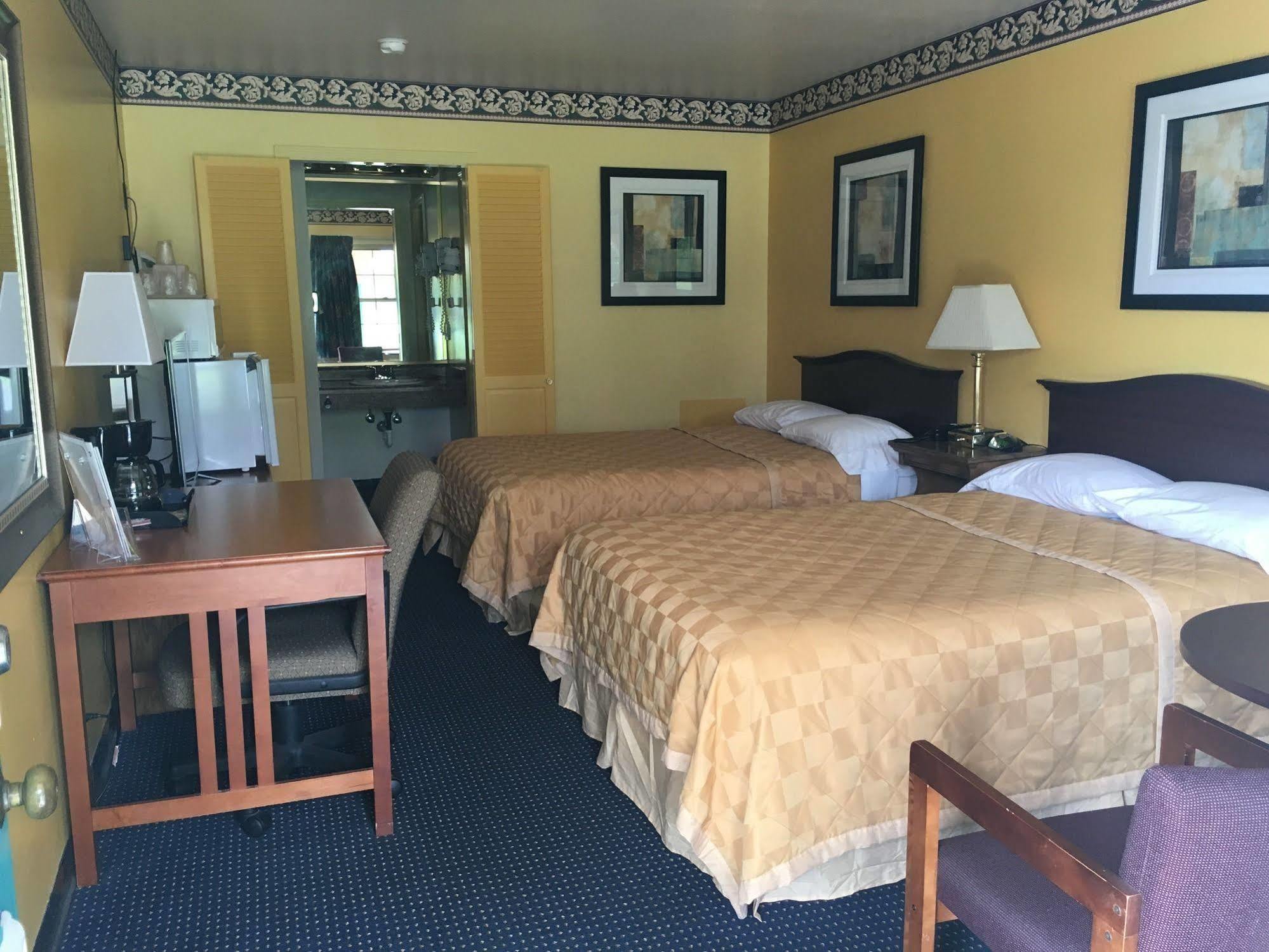 Norwalk Inn Экстерьер фото