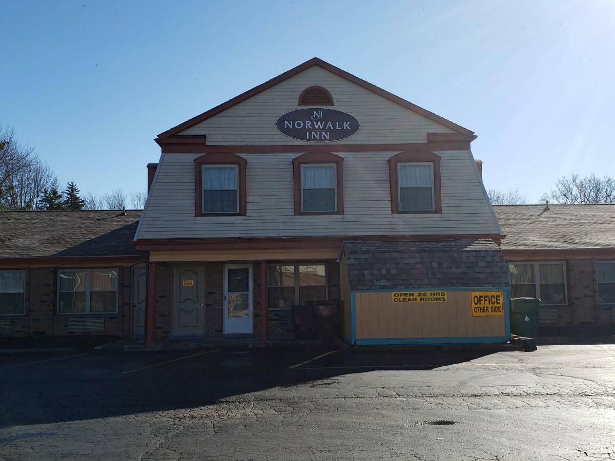 Norwalk Inn Экстерьер фото